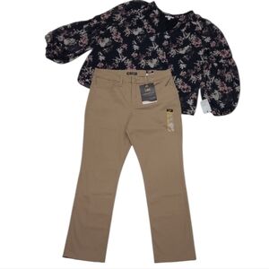 Lee Legendary Style Jeans Straight Leg Khakis Mid/ High Waist Rise Khaki NWT